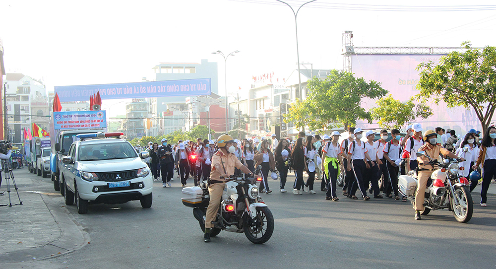 An Giang 2 000 người tham gia lễ mít tinh hưởng ứng Tháng hành động