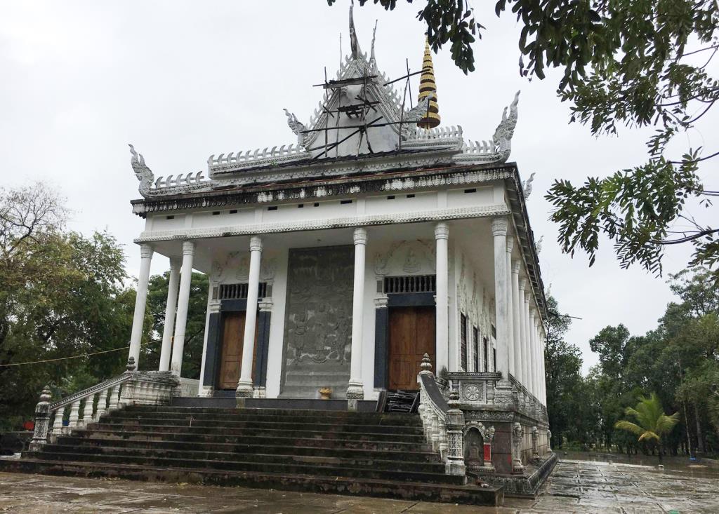 Bình yên giữa hàng còng