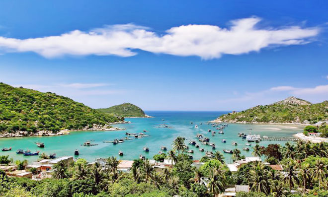 Đẩy mạnh phát triển kinh tế từ biển