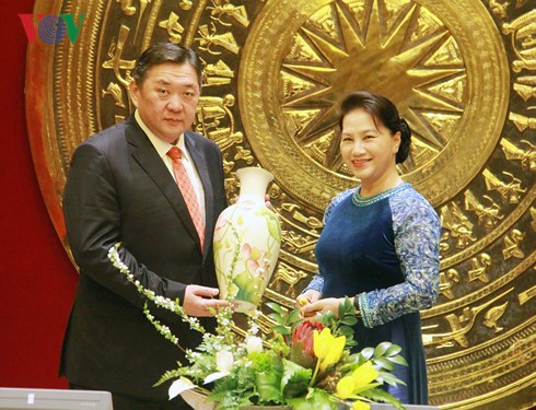 Chủ tịch Quốc hội hội đàm với Chủ tịch Quốc hội Mông Cổ