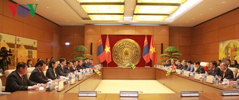 Chủ tịch Quốc hội hội đàm với Chủ tịch Quốc hội Mông Cổ