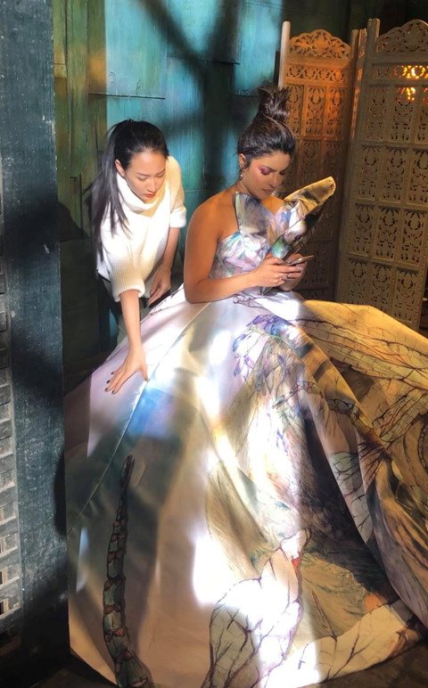 Thời trang Việt ấn tượng tại New York Fashion Week 2018