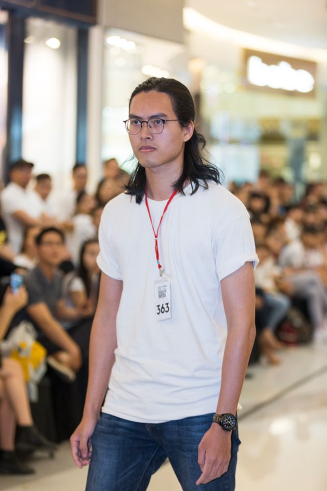 Dàn chân dài Hoa hậu Hoàn vũ Việt Nam thử sức với sàn catwalk
