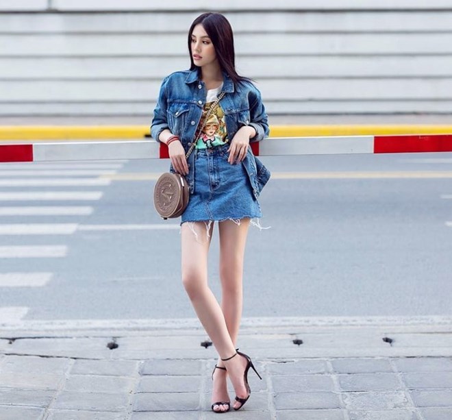 Trang phục denim phủ sóng street style của mỹ nhân Việt tuần qua