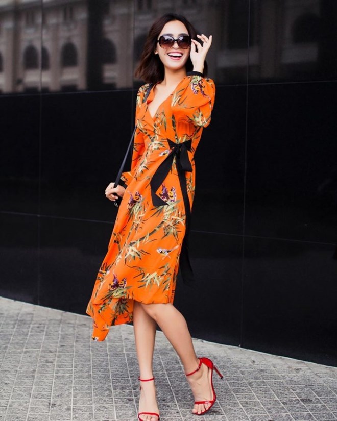 Trang phục denim phủ sóng street style của mỹ nhân Việt tuần qua