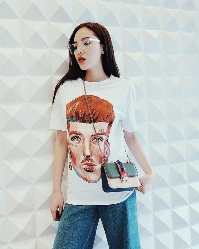 Trang phục denim phủ sóng street style của mỹ nhân Việt tuần qua