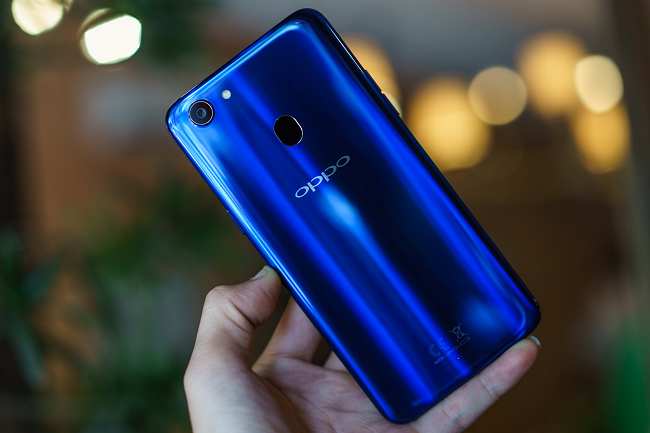 Hàng loạt smartphone màn hình 'tai thỏ' có mức giá tầm trung vừa ra mắt