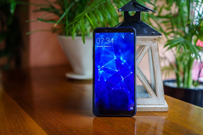 Hàng loạt smartphone màn hình 'tai thỏ' có mức giá tầm trung vừa ra mắt