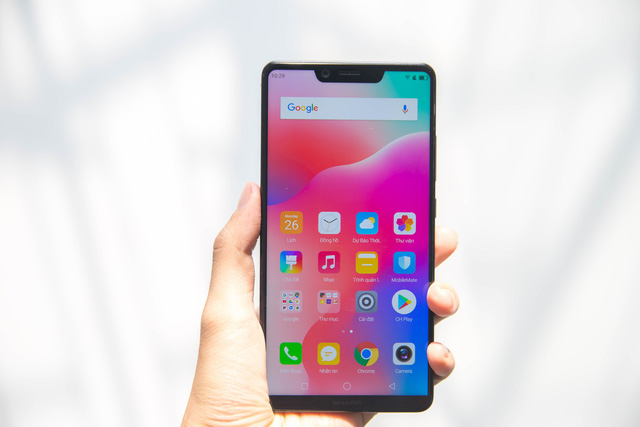 Hàng loạt smartphone màn hình 'tai thỏ' có mức giá tầm trung vừa ra mắt