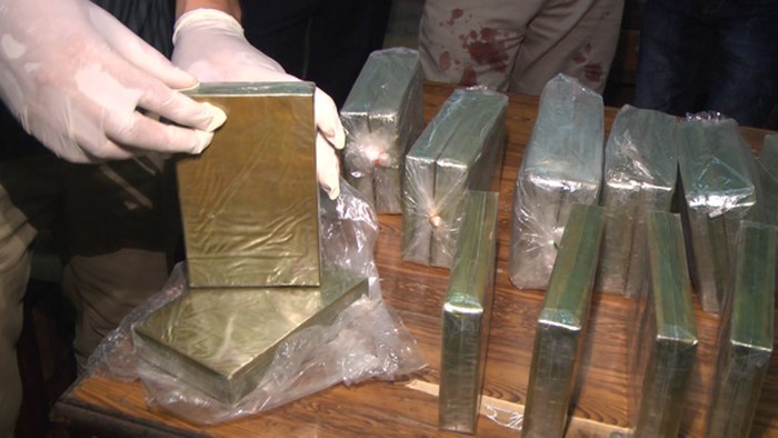Bắt giữ 'bà trùm' trong đường dây mua bán, vận chuyển 28 bánh heroin