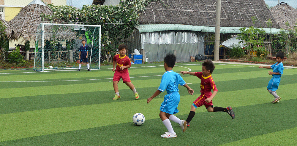 Hào hứng sân chơi cho “cầu thủ nhí” Hào hứng sân chơi cho “cầu thủ nhí”