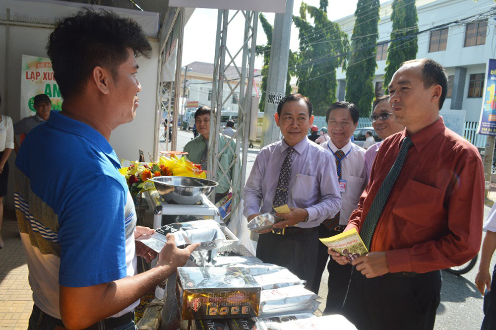 “Mở đường” cho nông sản an toàn