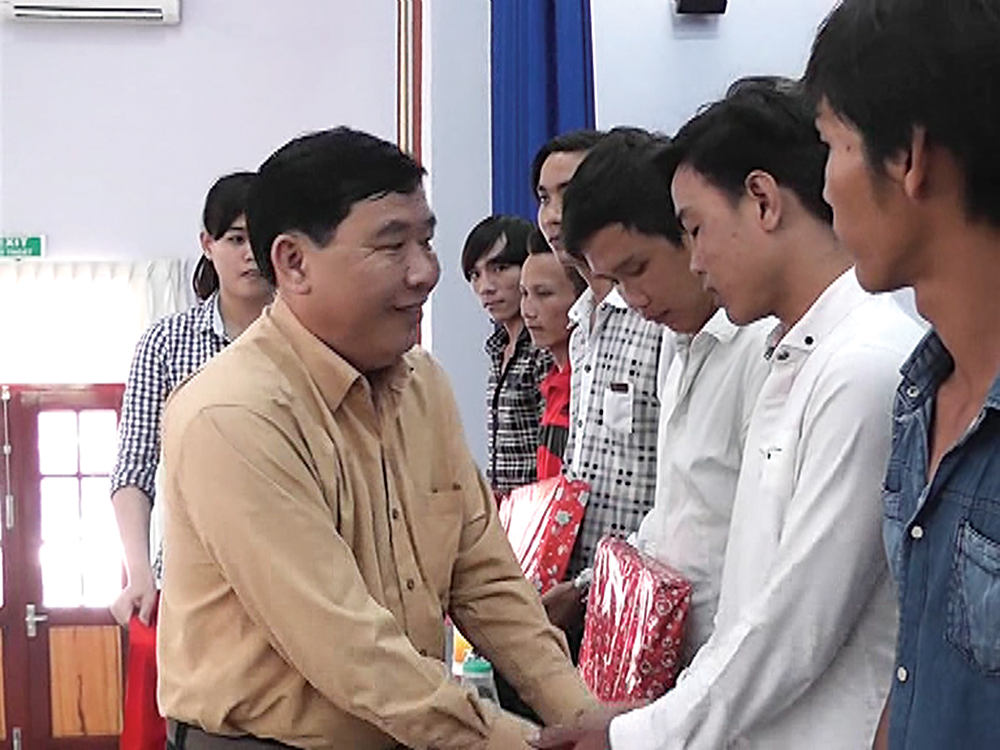 Cảm hóa thanh, thiếu niên chậm tiến hòa nhập cộng đồng Khen thưởng những thanh, thiếu niên hòa nhập tốt cộng đồng trong giai đoạn 1