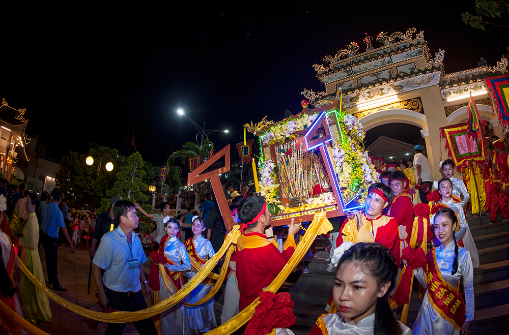 Khai mạc Lễ hội Vía Bà Chúa Xứ núi Sam năm 2018 Khai mạc Lễ hội Vía Bà Chúa Xứ núi Sam năm 2018