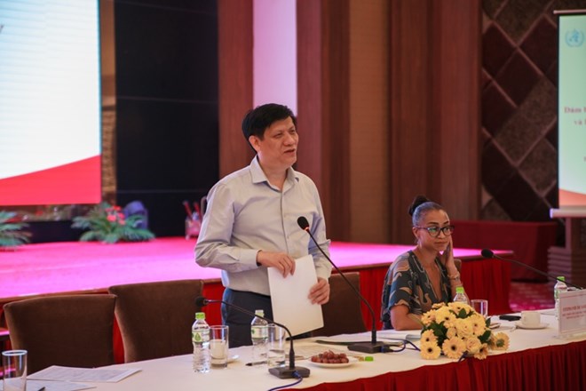 83% người nhiễm HIV điều trị bằng thuốc ARV có bảo hiểm y tế Thứ trưởng Nguyễn Thanh Long phát biểu chỉ đạo hội nghị. (Ảnh: PV/Vietnam+)
