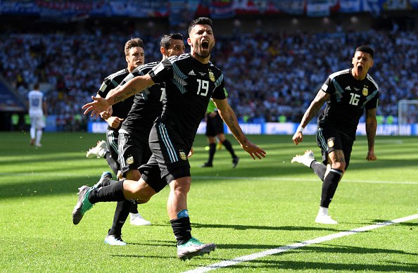 'Ác mộng' hiện về, Messi khiến Argentina đánh rơi 3 điểm ngày ra quân