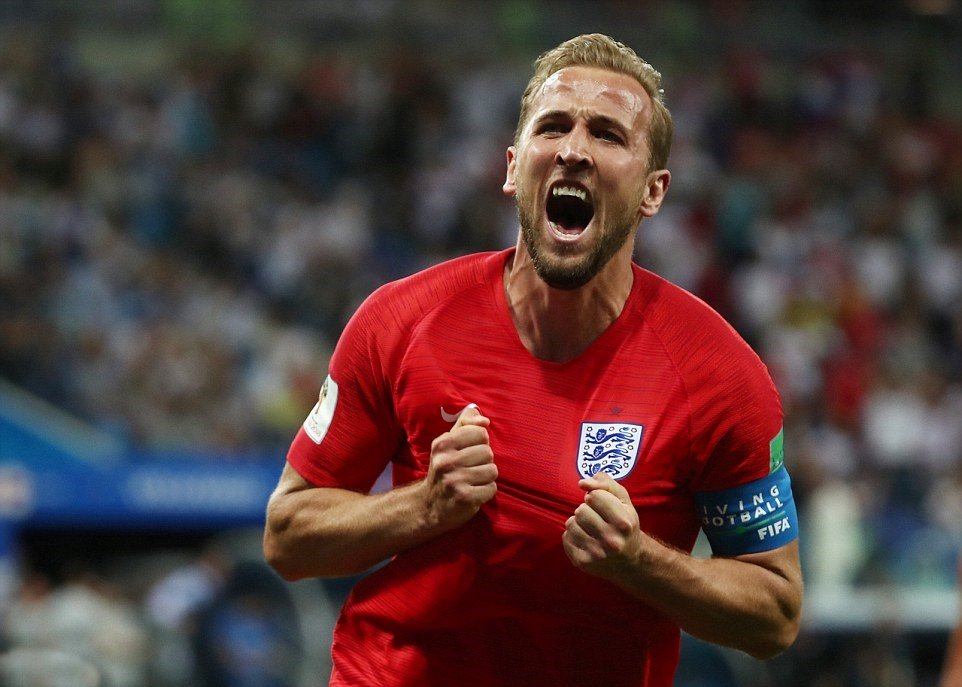 Rực sáng phút bù giờ, Harry Kane giúp tuyển Anh giành 3 điểm đầy nghẹt thở
