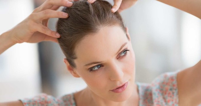 Cách đơn giản ngừa nấm tóc, ngứa da đầu mùa mưa