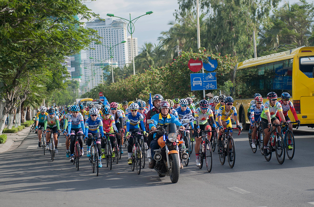 Chặng 2 Giải Xe đạp nữ toàn quốc mở rộng tranh Cúp Truyền hình An Giang lần 19–2018: Đội Gạo Hạt Ngọc Trời An Giang vươn lên vị trí nhất đồng đội Giải Xe đạp nữ toàn quốc mở rộng tranh Cúp Truyền hình An Giang lần 19 – 2018: Đội Gạo Hạt Ngọc Trời An Giang cũng vươn lên vị trí nhất đồng đội