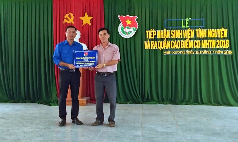 120 sinh viên tham gia “Mùa hè tình nguyện” tại Phú Tân