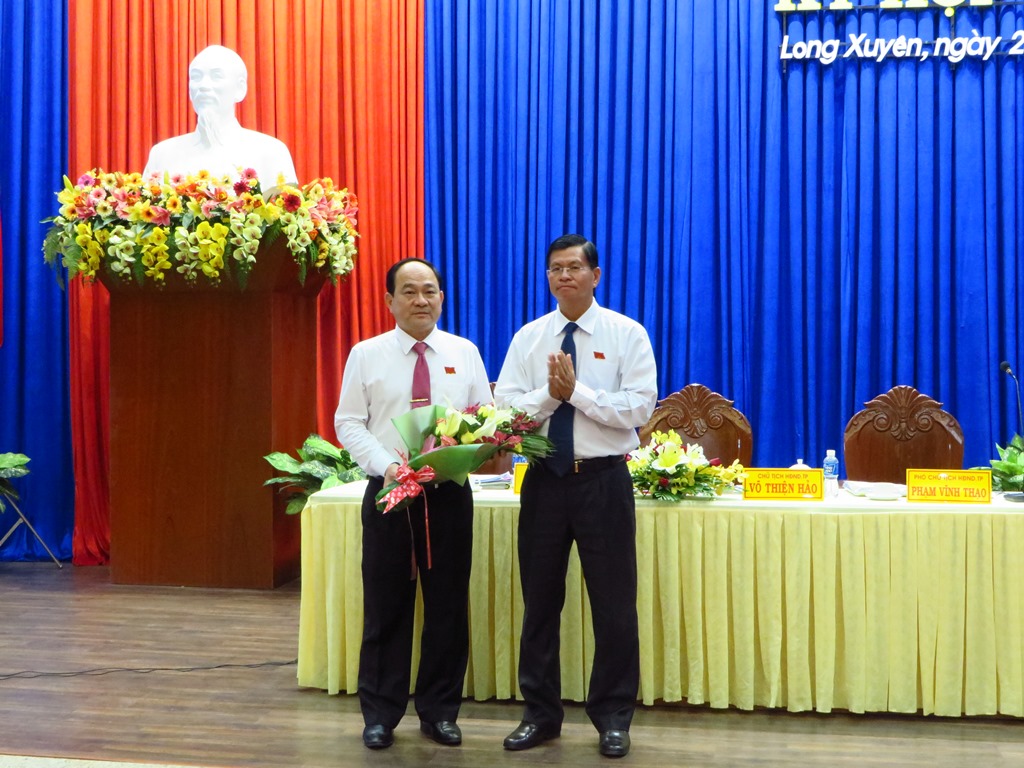 HĐND TP. Long Xuyên thông qua nhiều nghị quyết quan trọng