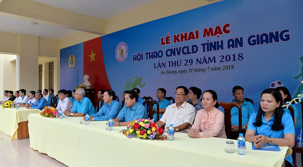 Khai mạc Hội thao Công nhân viên chức - lao động tỉnh An Giang lần thứ 29 năm 2018 Các đại buổi tham dự lễ khai mạc