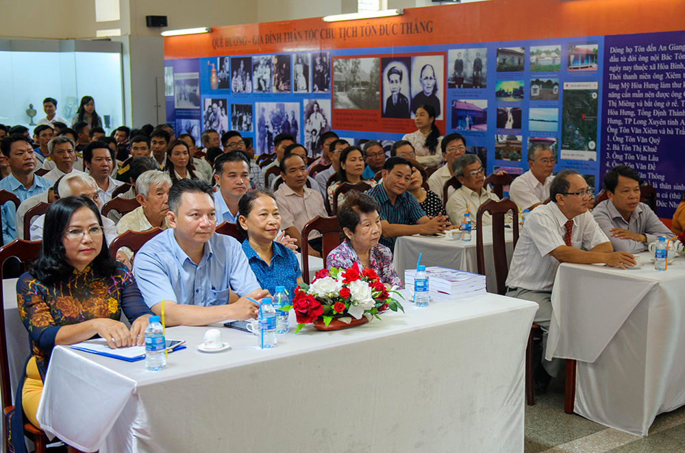 Triển lãm chuyên đề Bác Tôn tại An Giang Triển lãm chuyên đề Bác Tôn tại An Giang