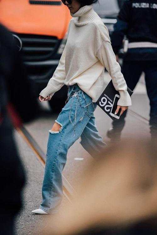 Kiểu quần jeans vừa thoải mái lại không lỗi mốt đang được lòng chị em