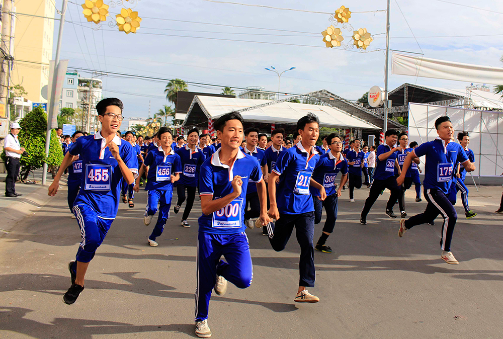 500 học sinh tham gia Giải việt dã “Cùng Sacombank chạy vì sức khỏe cộng đồng” 500 học sinh tham gia Giải việt dã “Cùng Sacombank chạy vì sức khỏe cộng đồng”