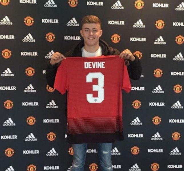 Man Utd chiêu mộ cựu thành viên Man City