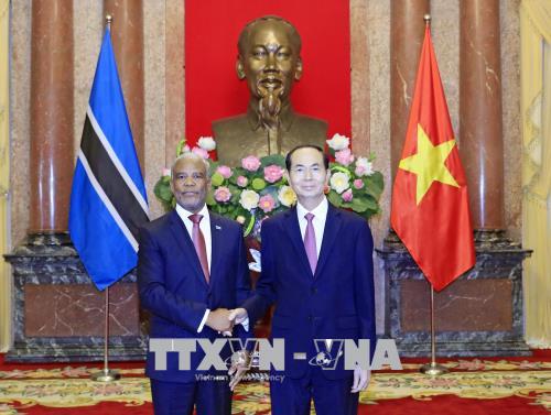 Chủ tịch nước Trần Đại Quang tiếp các Đại sứ trình Quốc thư