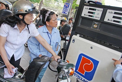Giữ ổn định giá xăng, tăng nhẹ giá dầu