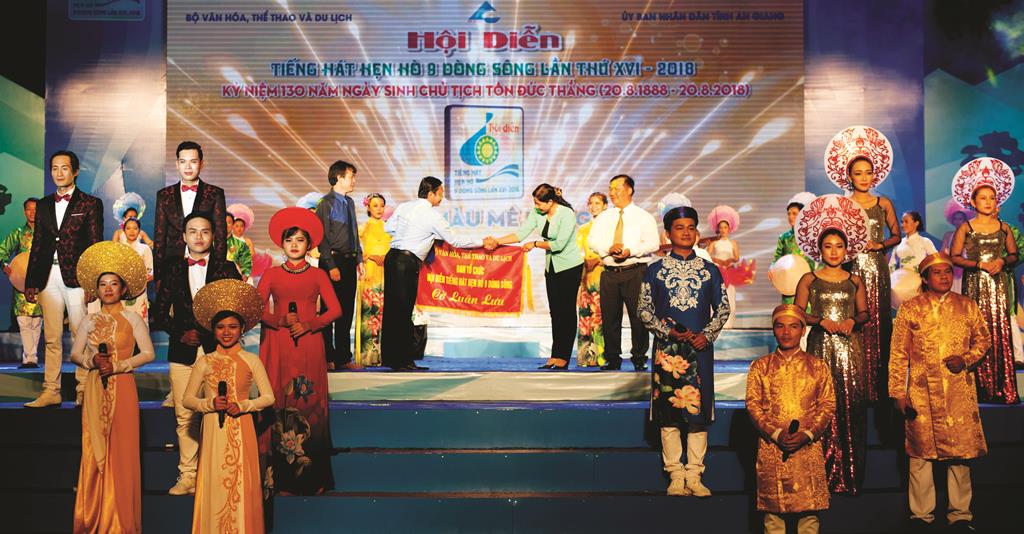 Lung linh “Tiếng hát hẹn hò 9 dòng sông”