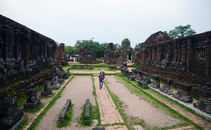 Thánh địa cổ ở Việt Nam nhìn từ trên cao đẹp như tranh cổ tích