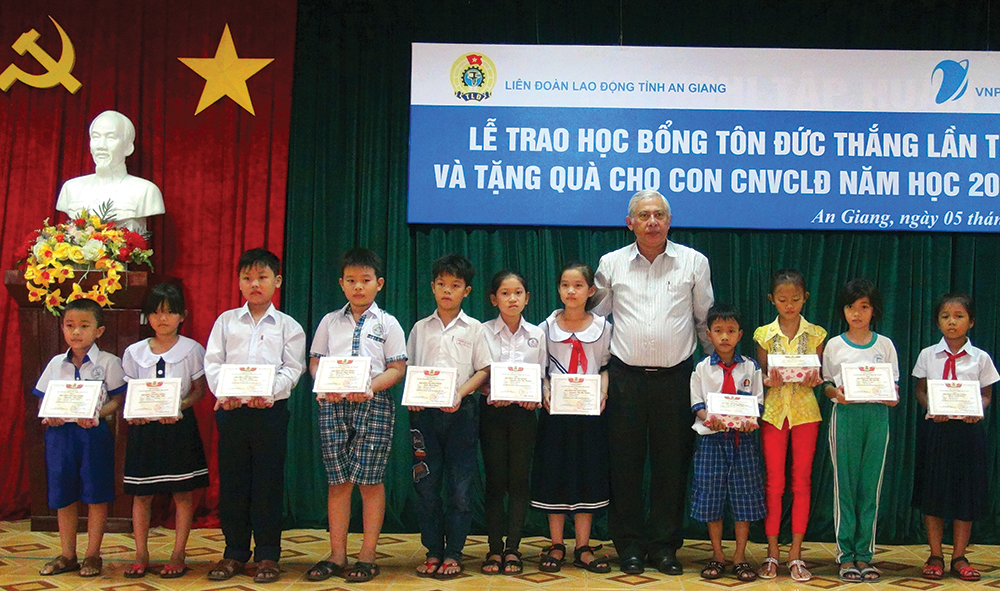 Học bổng Tôn Đức Thắng nâng bước học trò nghèo Học bổng Tôn Đức Thắng nâng bước học trò nghèo