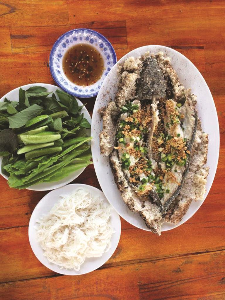 Độc, lạ ẩm thực cá lóc đập
