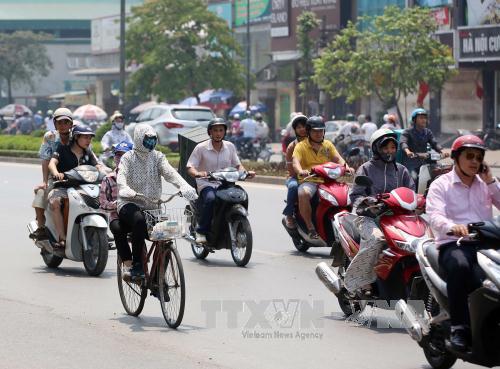Thời tiết 27-8: Cả nước ngày nắng, đêm có mưa rào và dông