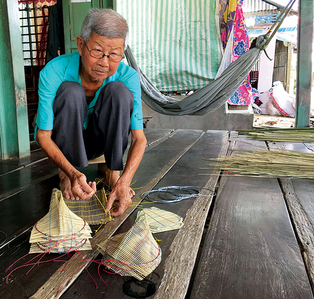 Nghề đan lọp vào mùa Nghề đan lọp vào mùa