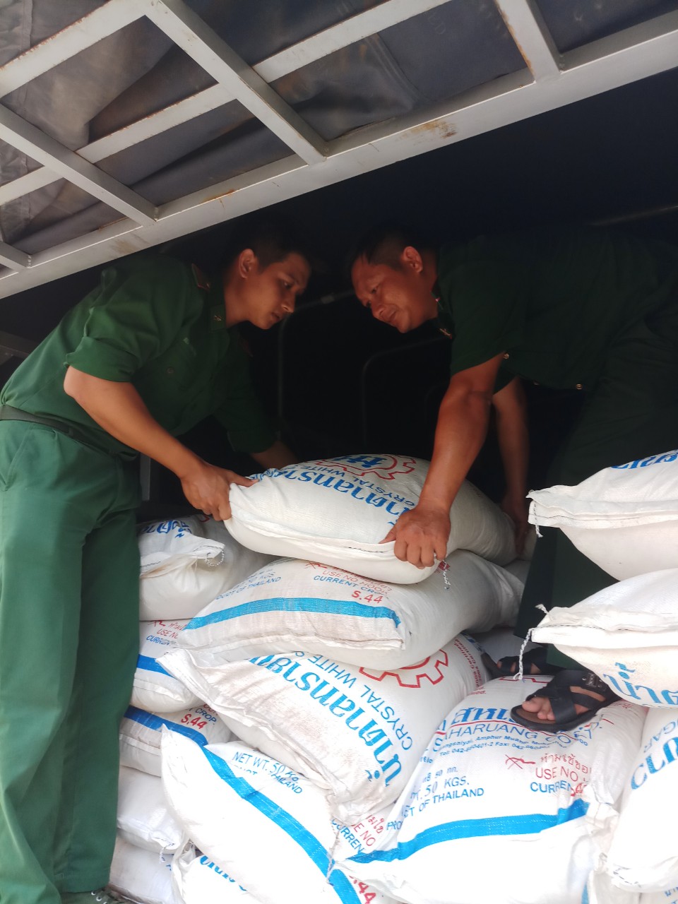 Bộ đội Biên phòng tỉnh bắt giữ hơn 3 tấn đường cát nhập lậu