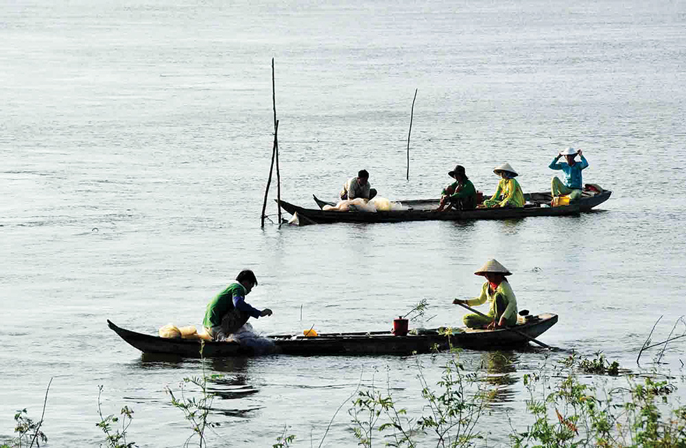 Khai thác thủy sản mùa lũ