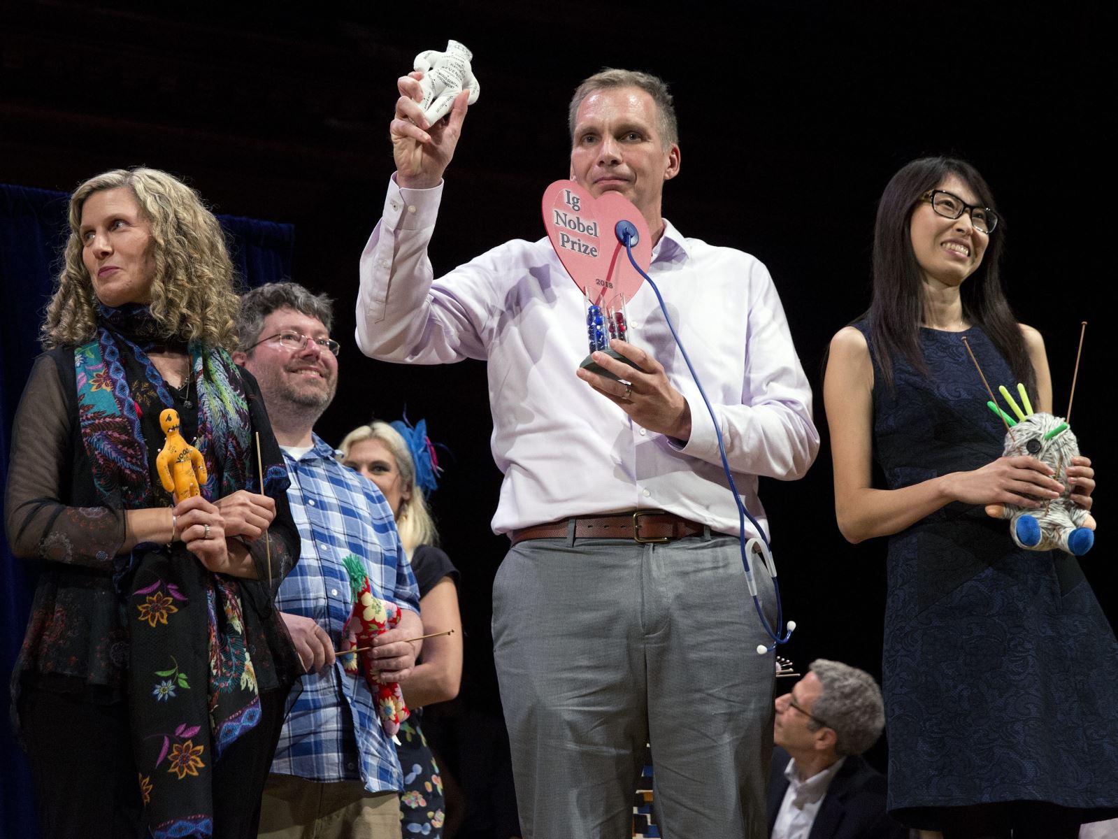 Chết cười nhưng đáng suy ngẫm với Giải Ig Nobel 2018