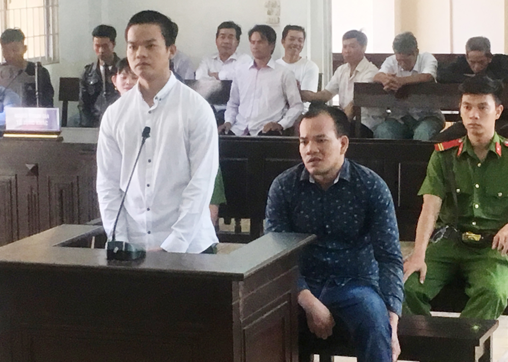 Cậu, cháu cùng ngồi tù vì côn đồ