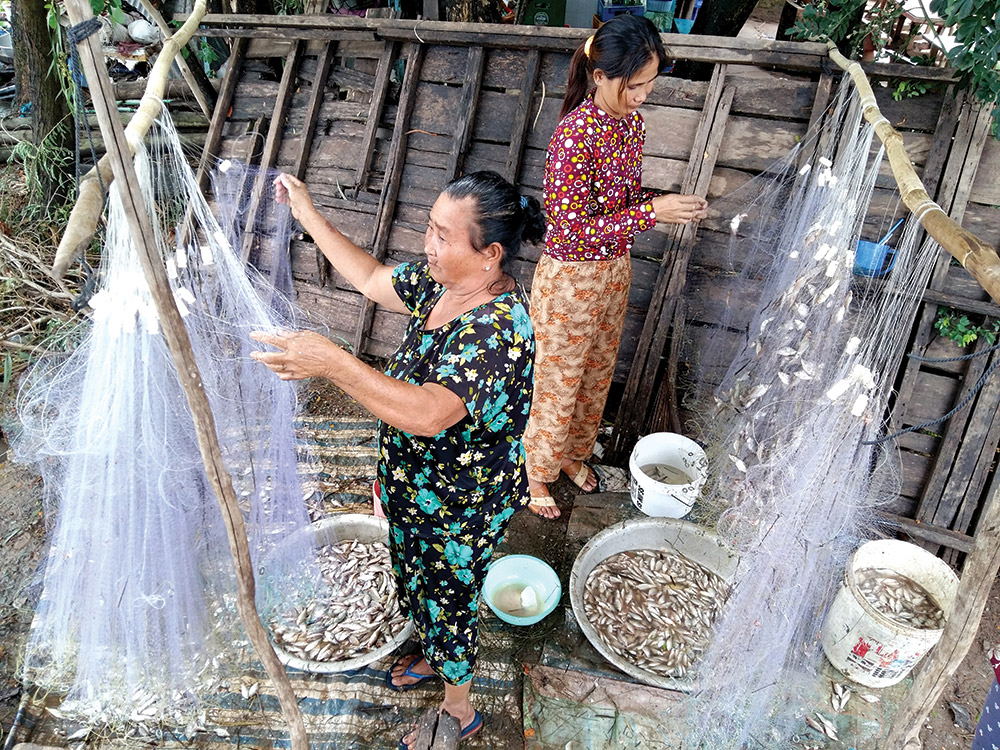 Chợ quê mùa lũ