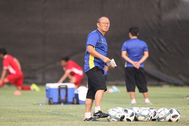 Danh sách U23 Việt Nam đi AFF Cup: Canh bạc khó của thầy Park
