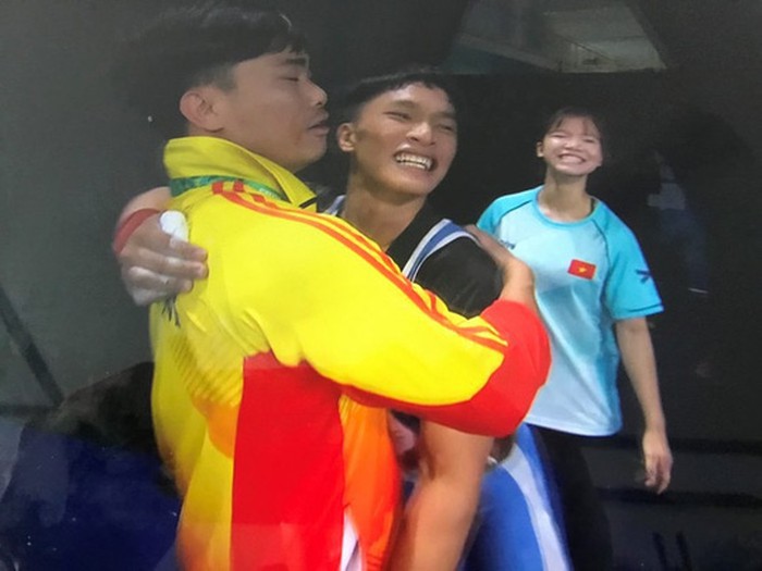 Ngô Sơn Đỉnh giành HCV cử tạ Olympic trẻ 2018