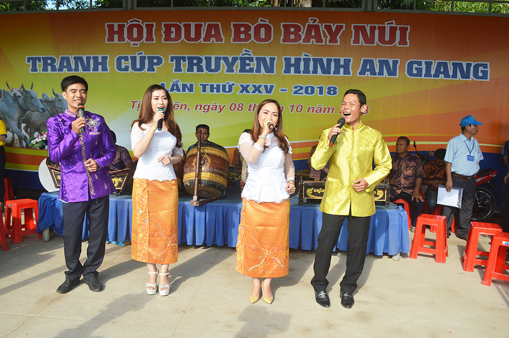 Hào hứng hội đua bò Hào hứng hội đua bò
