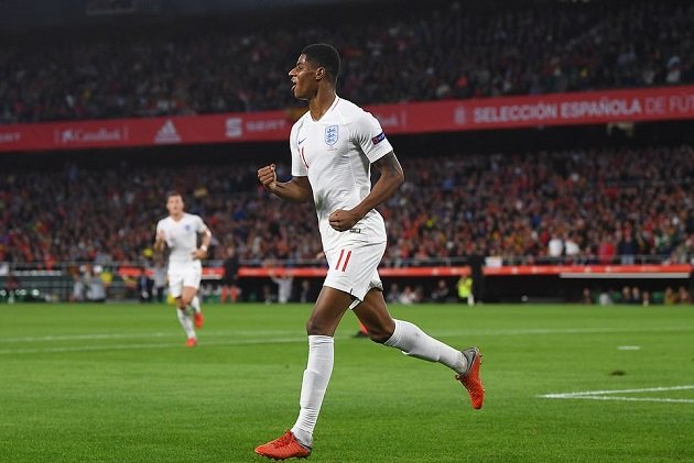 Thành Manchester hợp sức, Anh hủy diệt Tây Ban Nha chỉ trong một hiệp