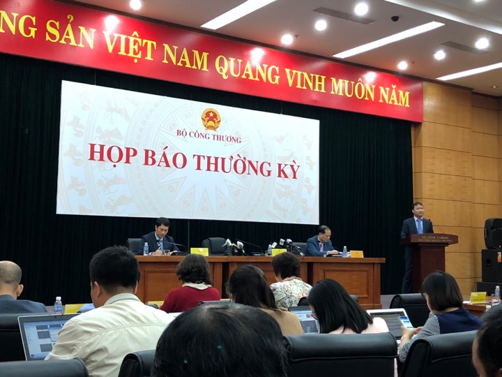 19 lần điều hành giá xăng dầu từ đầu năm, có 6 lần tăng, 2 lần giảm