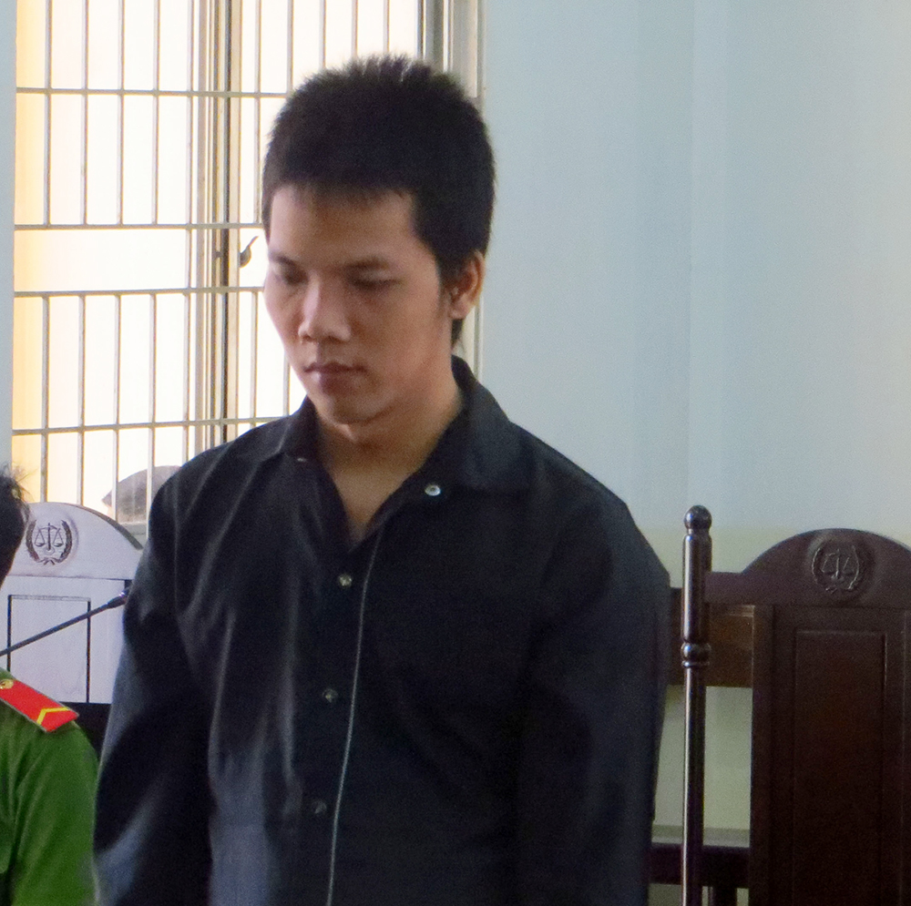 Bị tù tội vì xâm hại trẻ em Bị tù tội vì xâm hại trẻ em
