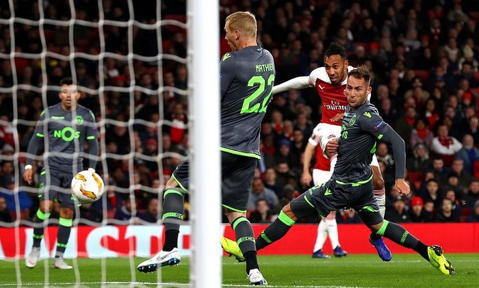 Chelsea đoạt vé sớm, Arsenal bị cầm chân ở Europa League